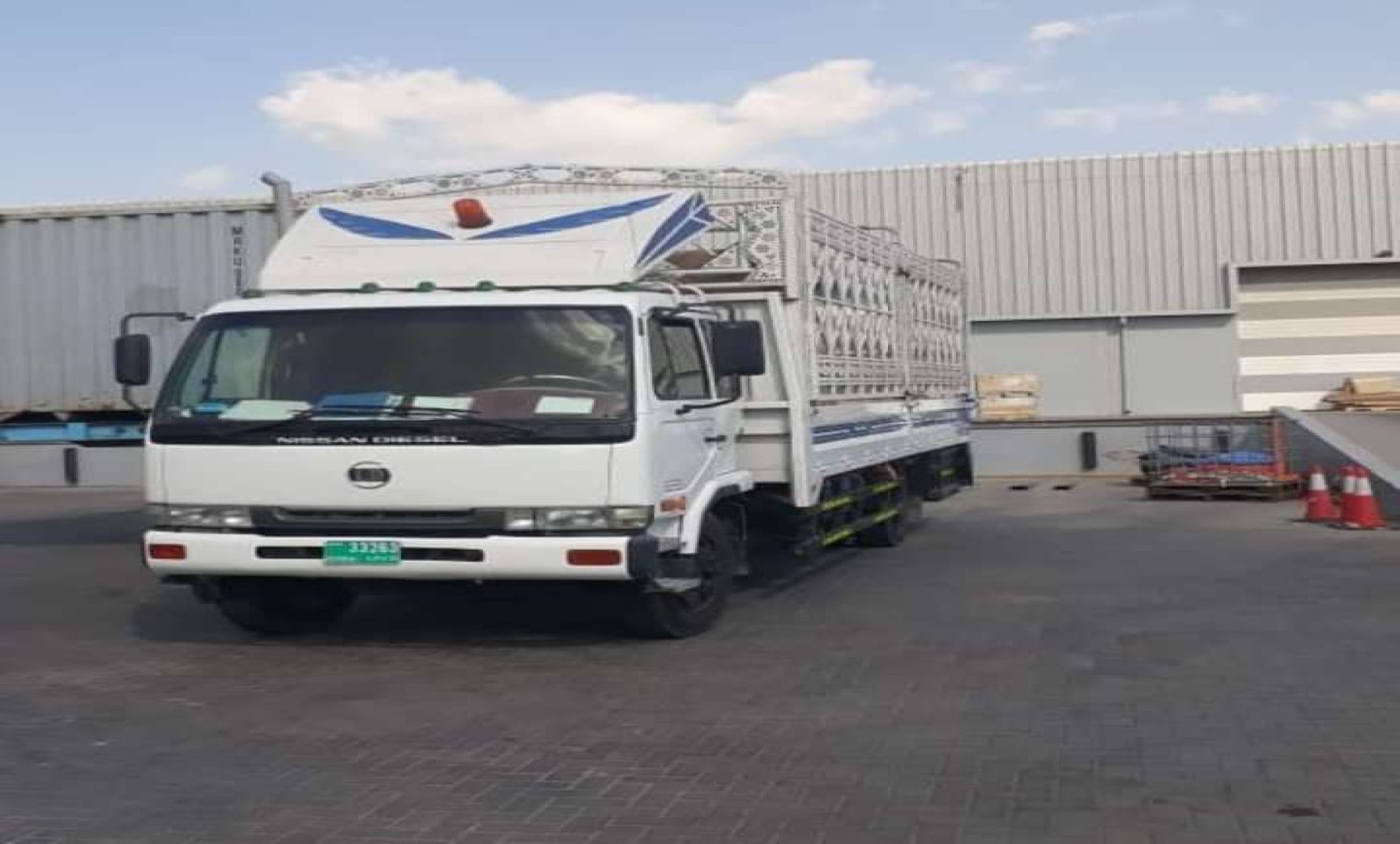 7 ton pickup rental services dubai